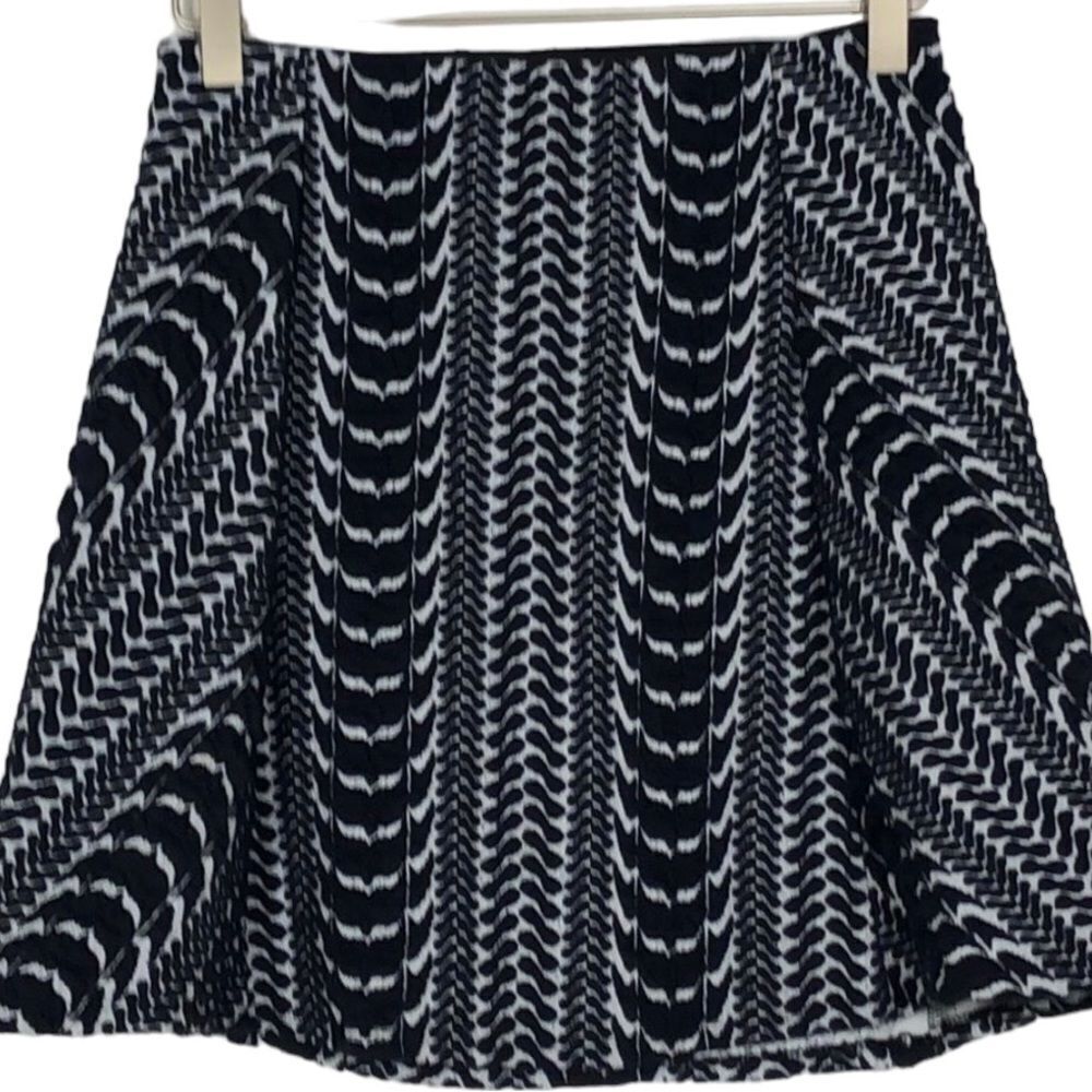 Zara Trafaluc navy blue raised pattern skirt